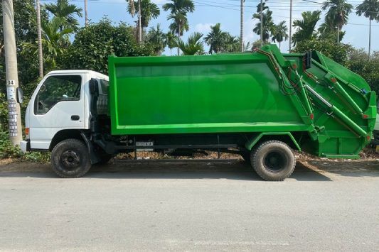Ban-xe-cuon-ep-rac-9-khoi-isuzu-nqr-2005 (1)