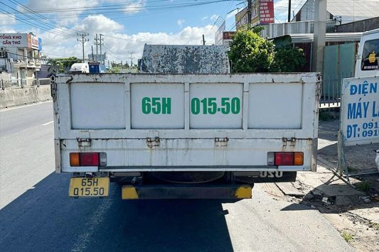 Ban-xe-tai-isuzu-6-tan-thung-lung-2022 (1)