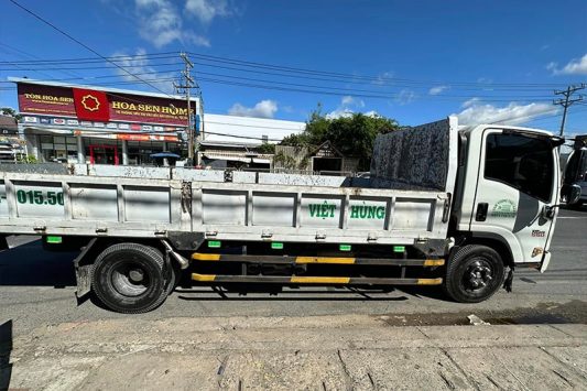 Ban-xe-tai-isuzu-6-tan-thung-lung-2022 (4)